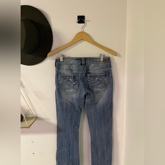 Ladies Silver Jeans Tuesdays Distressed - Picture 2 of 7